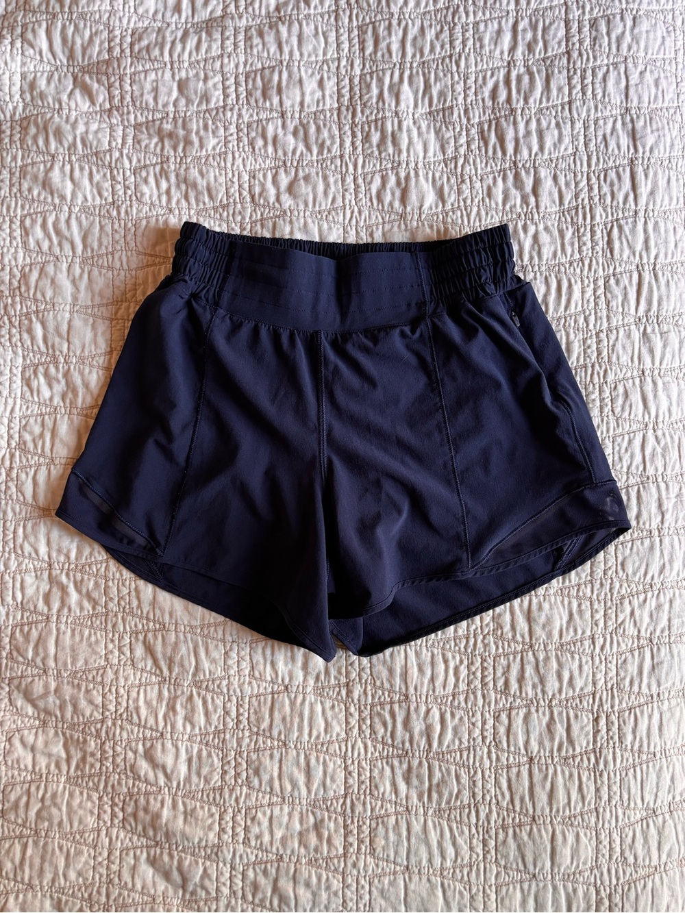 Lululemon hotty hot high rise shorts 4”
